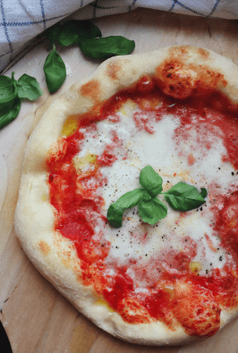 Napolitansk pizza margherita Napolitansk pizza margherita