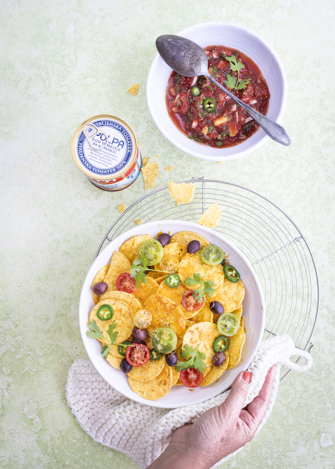 tomatsalsa med ovnsbakte nachos