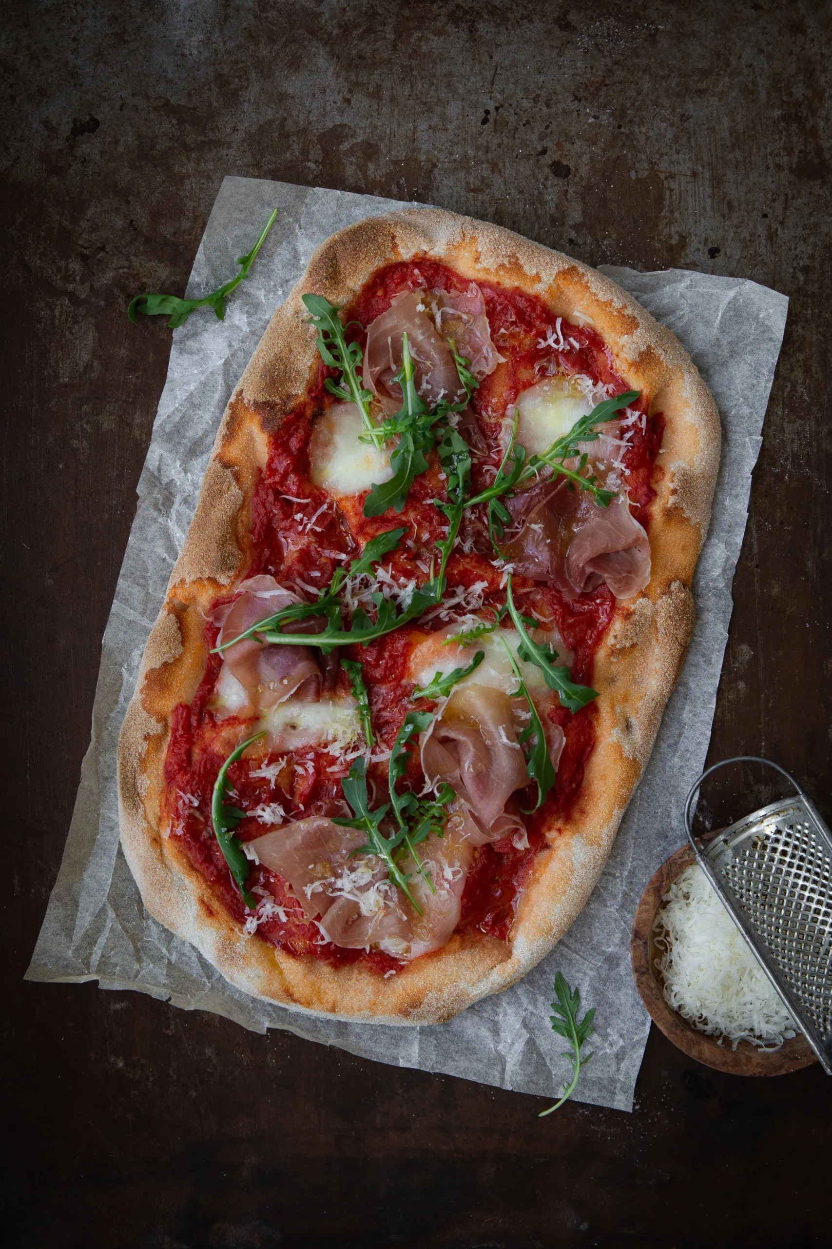 pinsa prosciutto