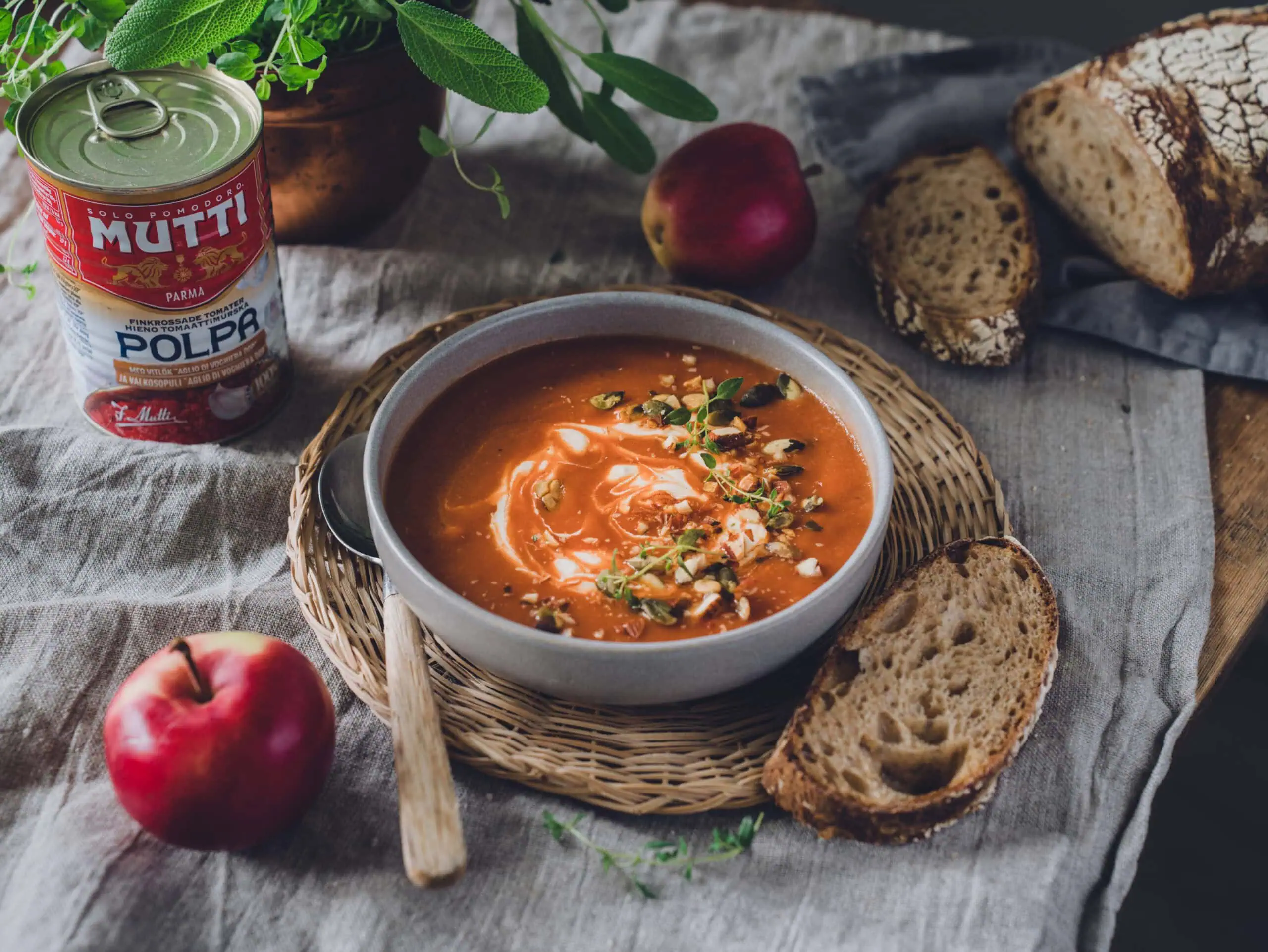 Stekt eple- og tomatsuppe