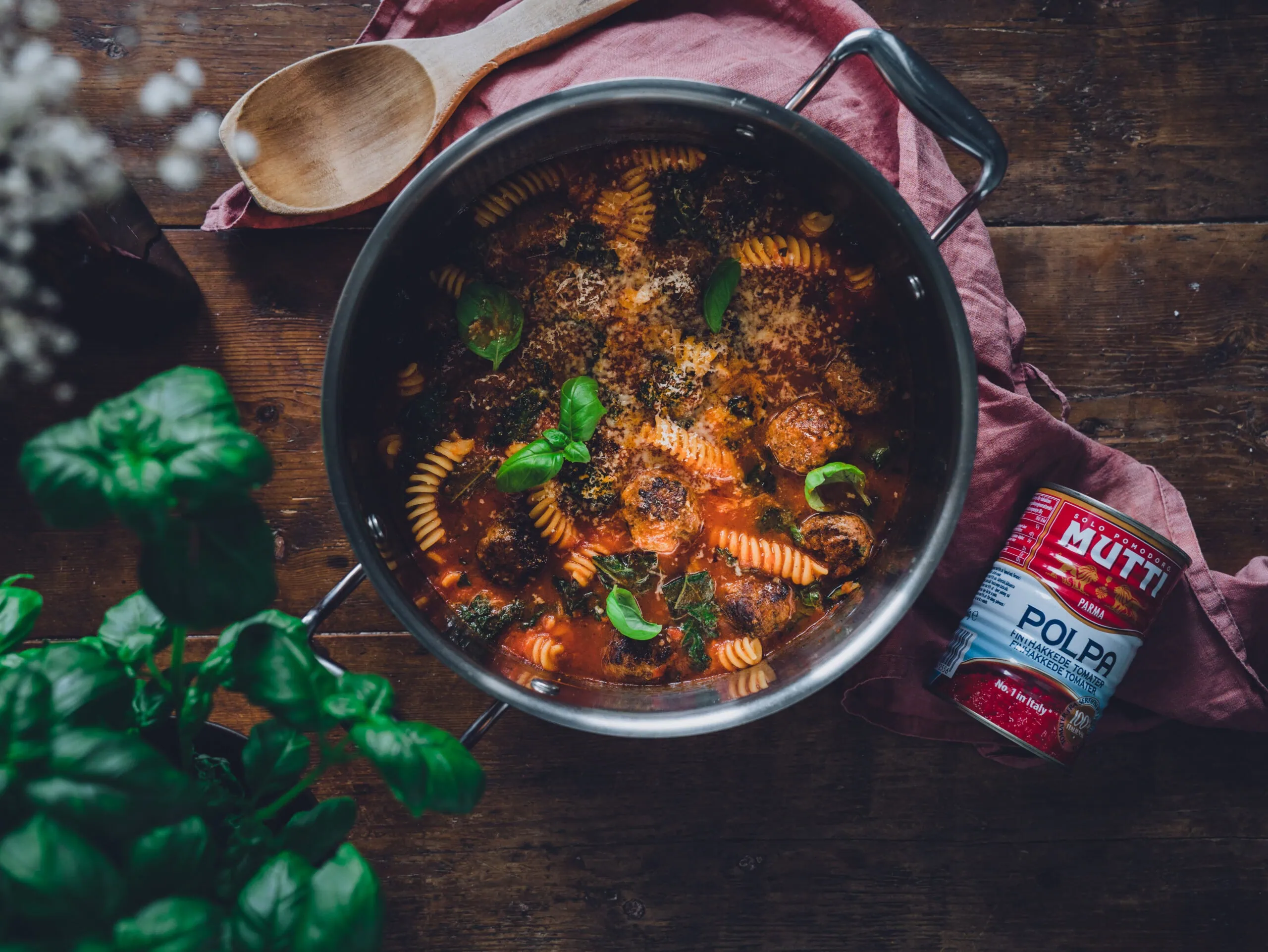 Italiensk soppa med köttbullar