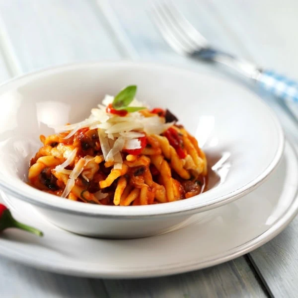 Trofie rezept mit auberginen und mozzarella