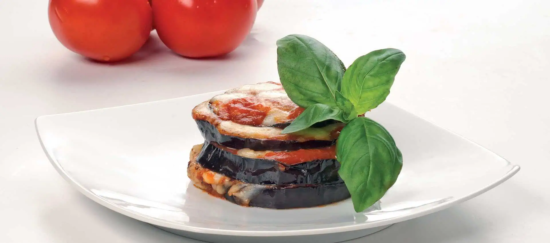 Millefeuille d’aubergines au parmesan
