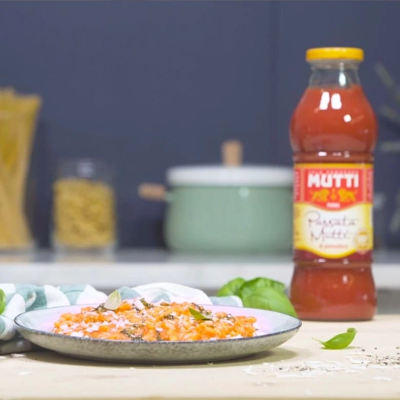Risotto à la tomate, pesto et ricotta