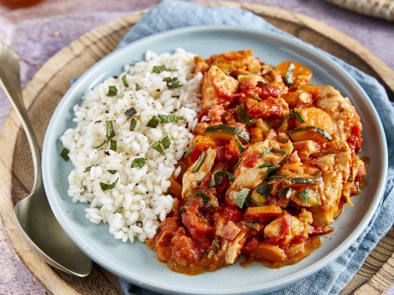 Ragoût de poulet crémeux à la tomate