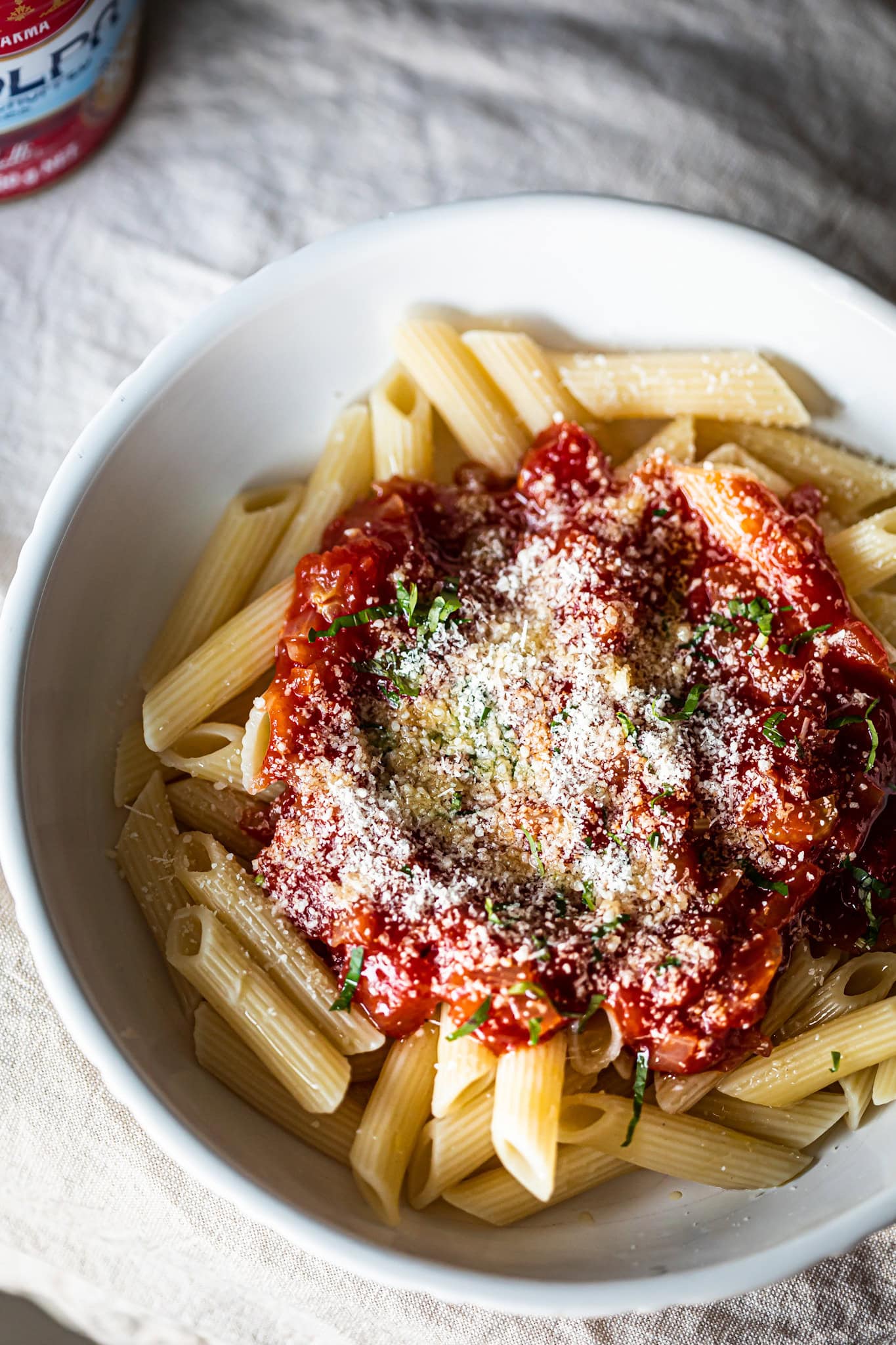 Pasta napoletana with chopped tomatoes