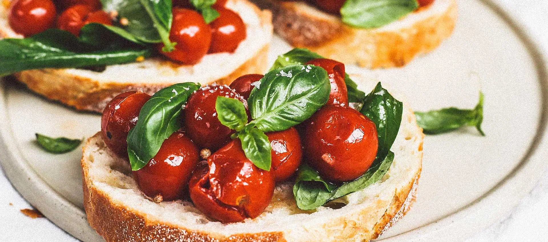 Bruschetta with cherry tomatoes