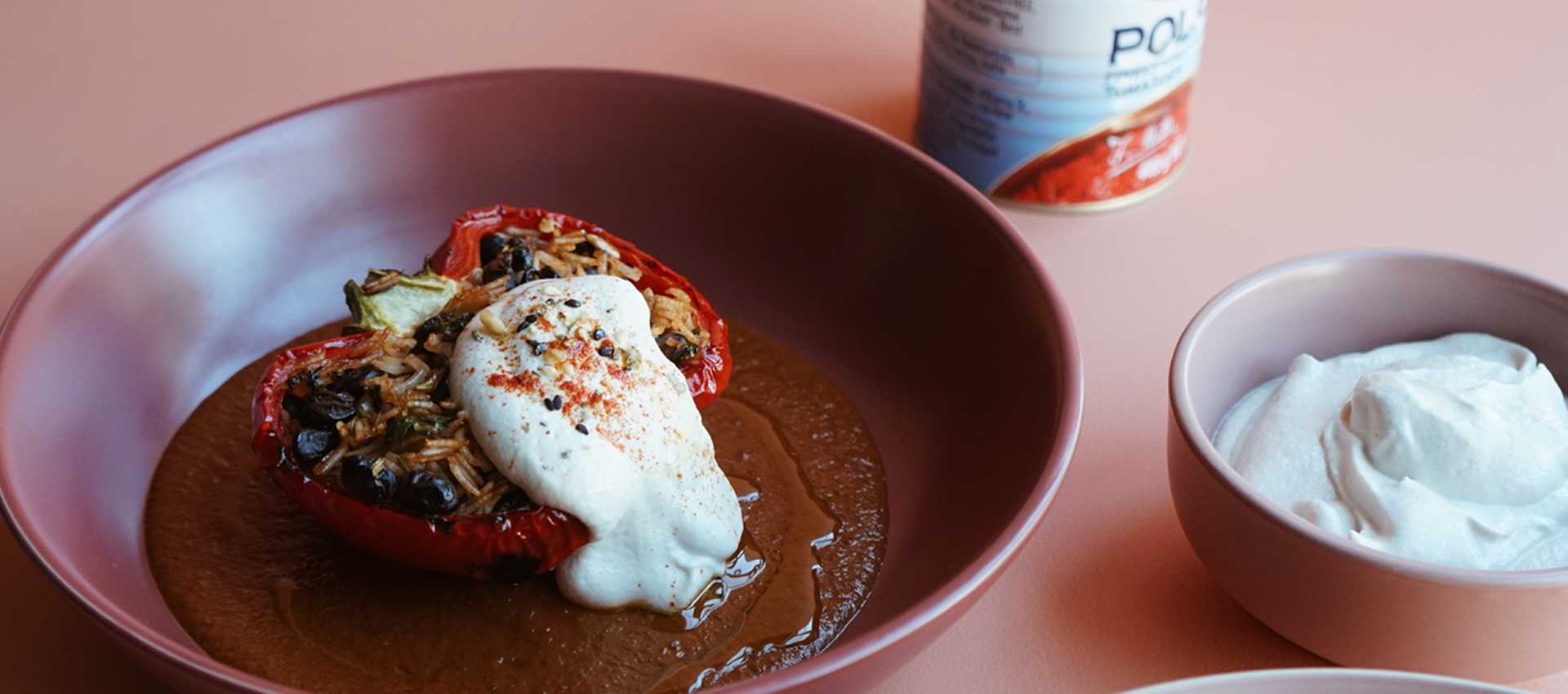 Stuffed capsicums with mole sauce Stuffed capsicums with mole sauce