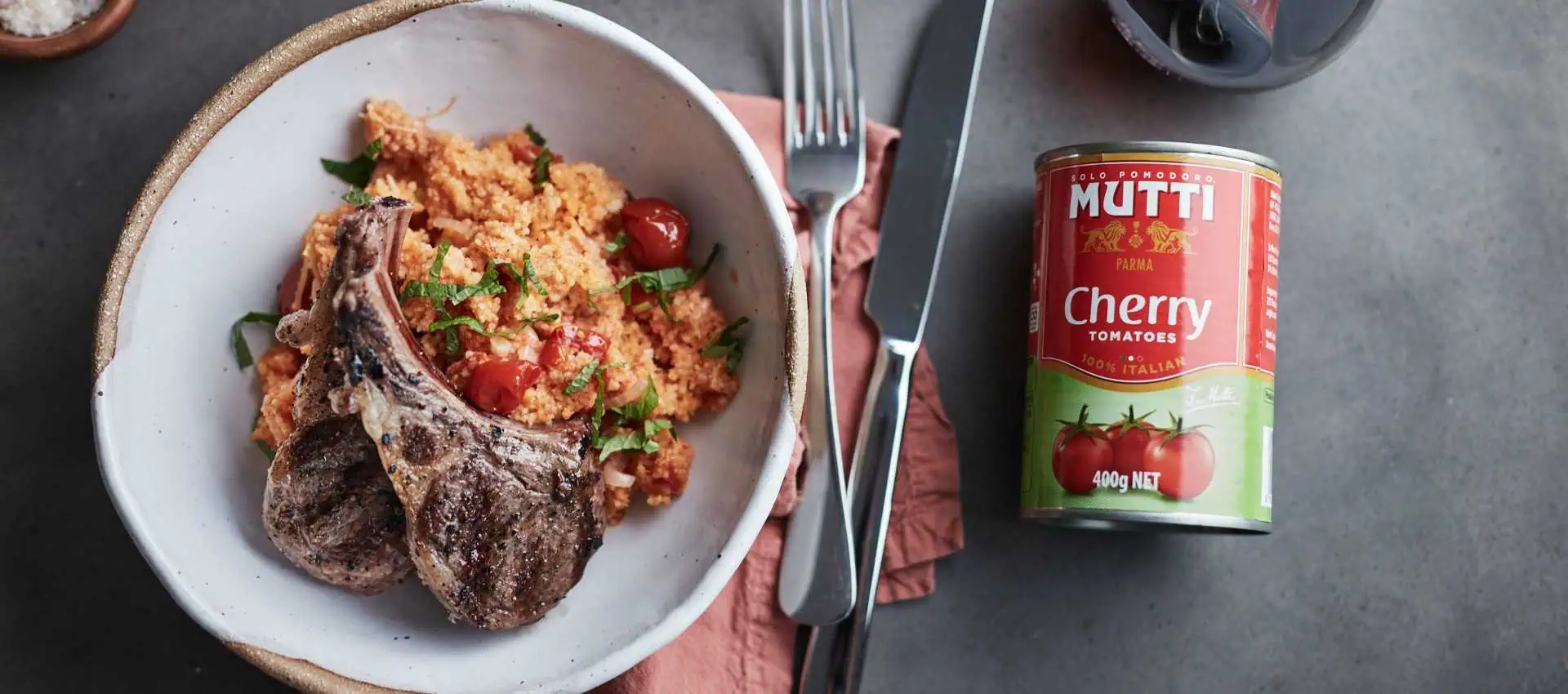 Lamb chops and couscous with tomato Lamb chops and couscous with tomato