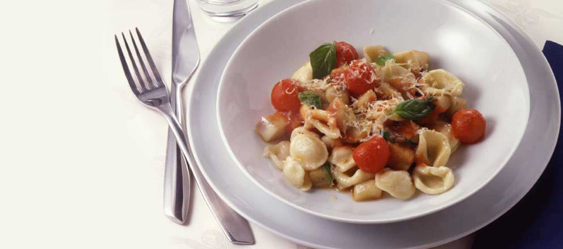 Orecchiette met aubergine en gerookte geitenricotta Orecchiette met aubergine en gerookte geitenricotta