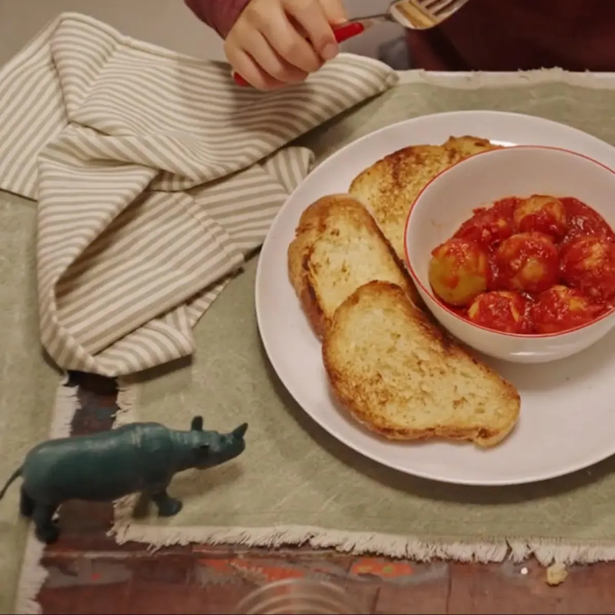 italian meatballs in tomato sauce