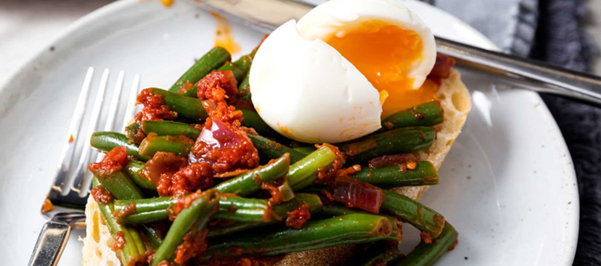 Lebanese green bean with tomatoes