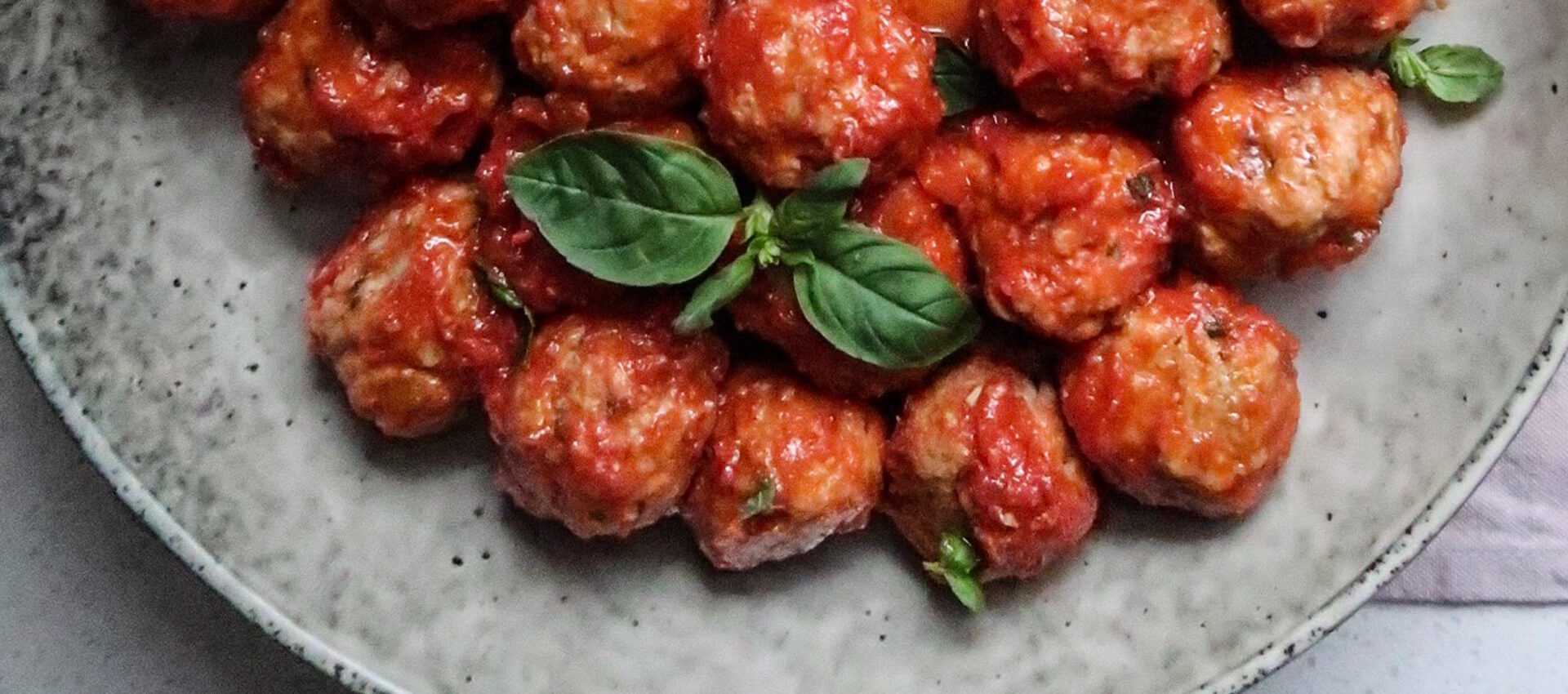 Italian meatballs in tomato sauce
