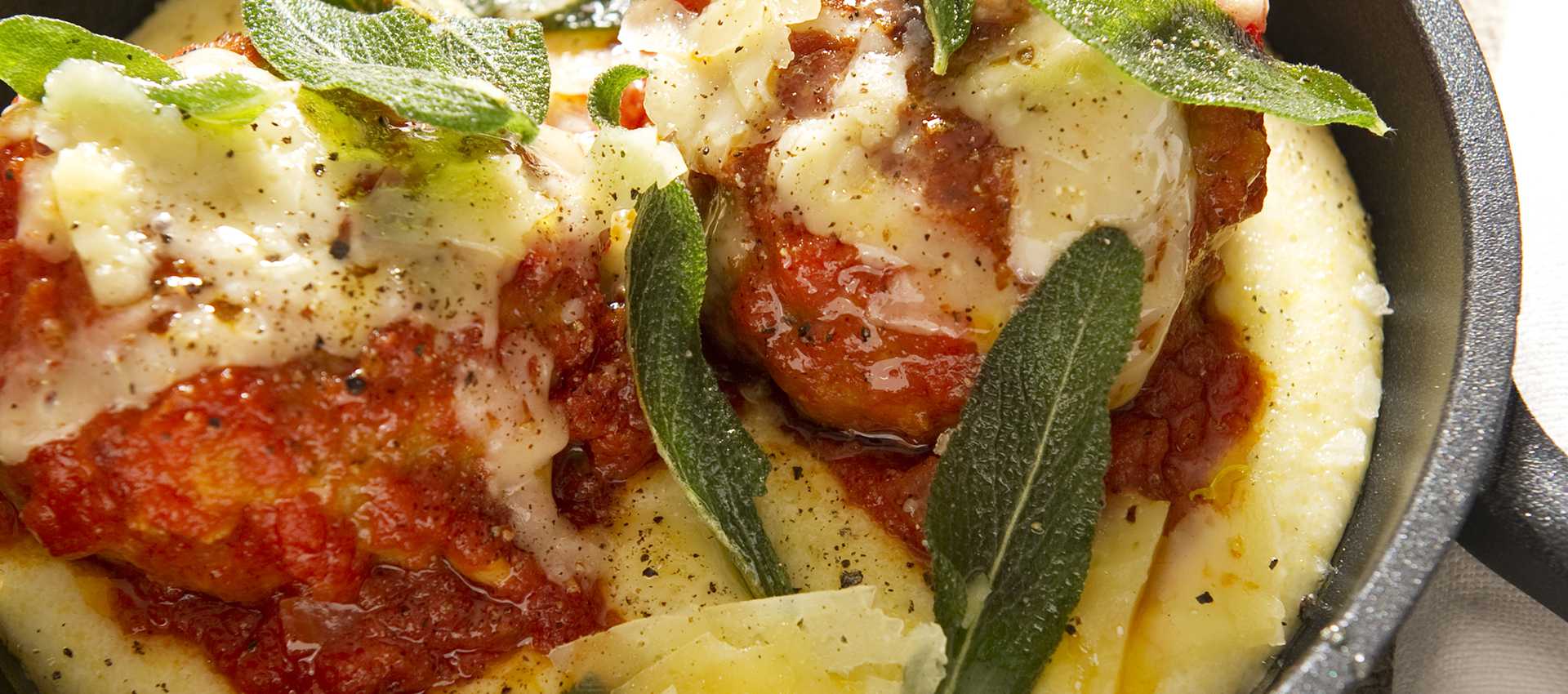 Veal meatballs in tomato sauce