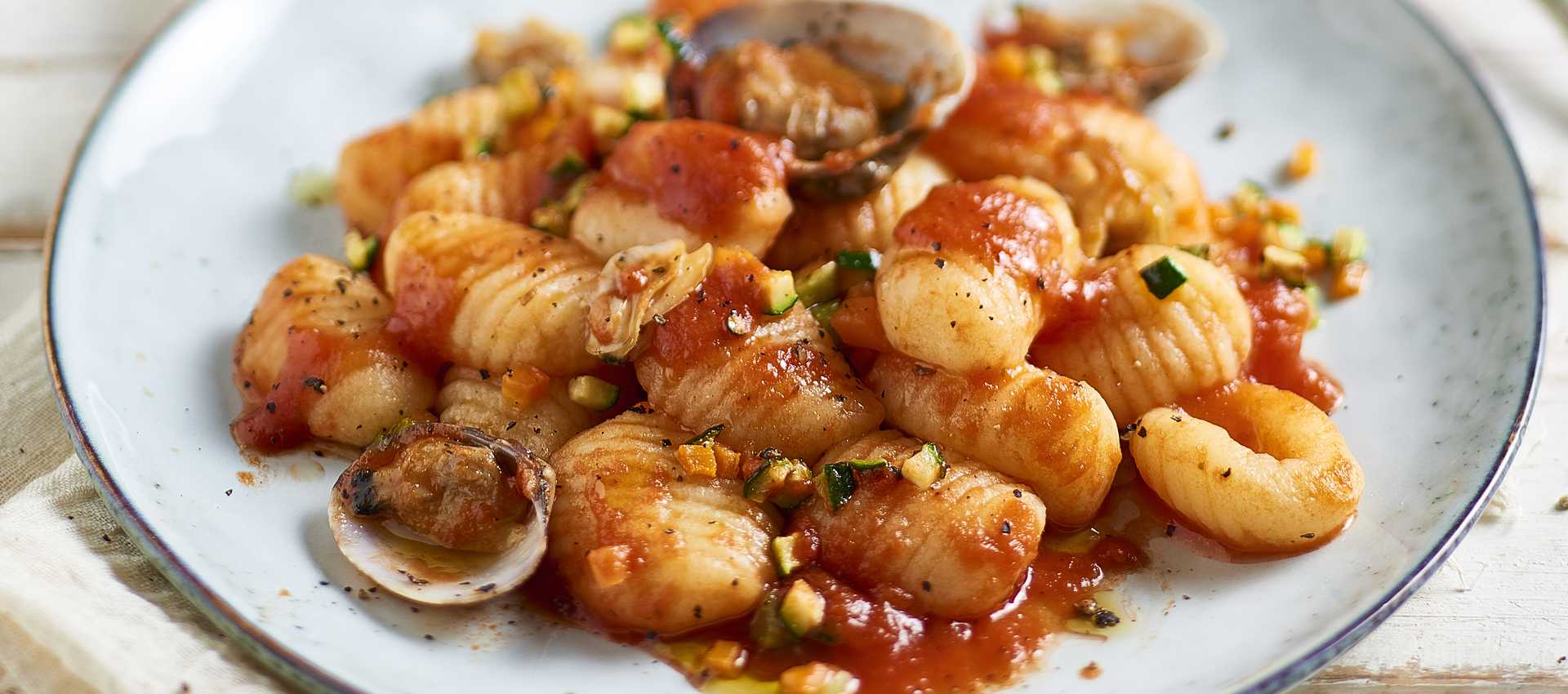 Ricetta degli Gnocchi di patate con le vongole Ricetta degli Gnocchi di patate con le vongole