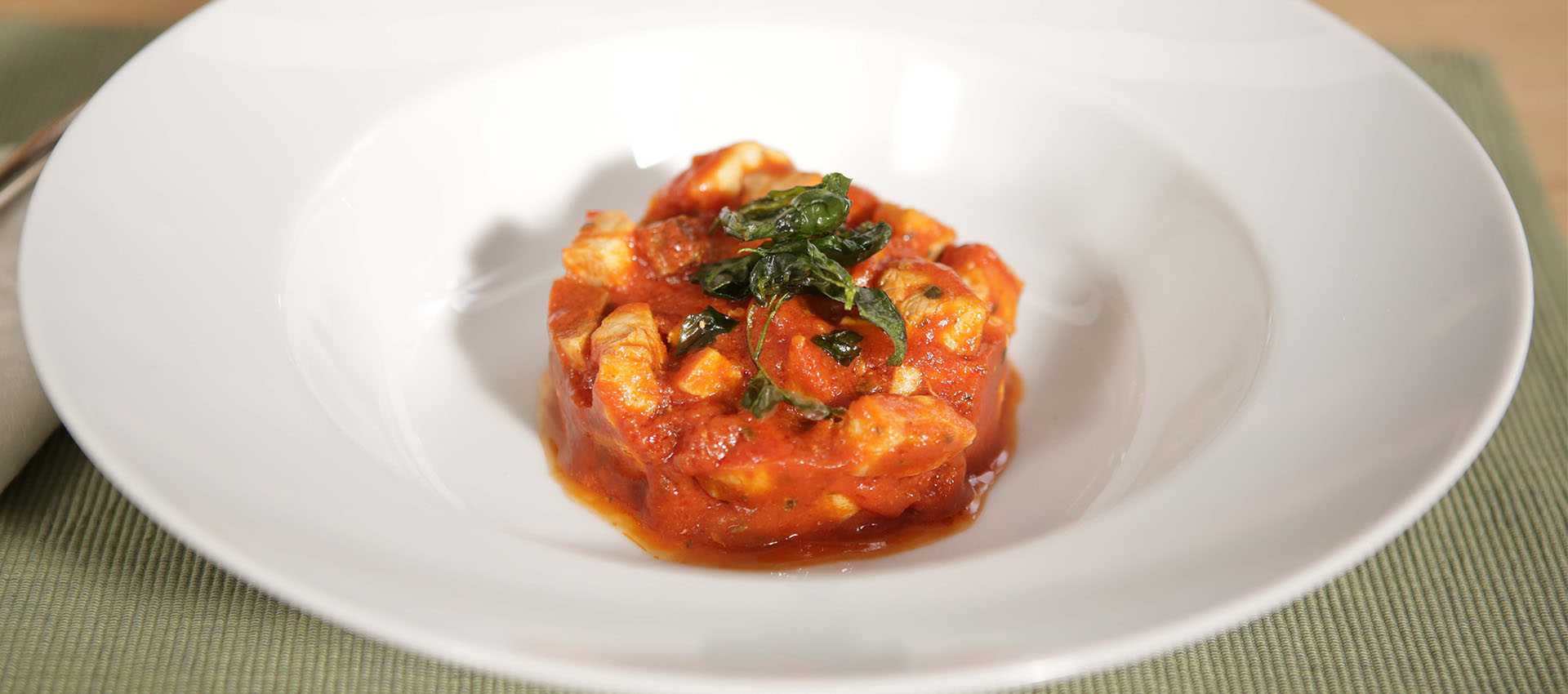 Cubetti di pesce spada con origano e salvia Cubetti di pesce spada con origano e salvia