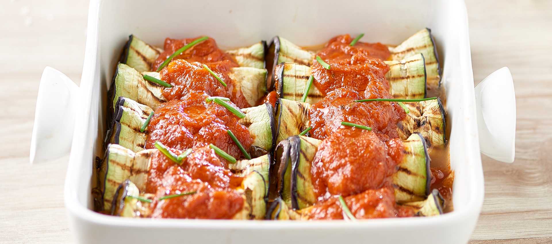 Fagottini di melanzane grigliate con pomodoro Fagottini di melanzane grigliate con pomodoro