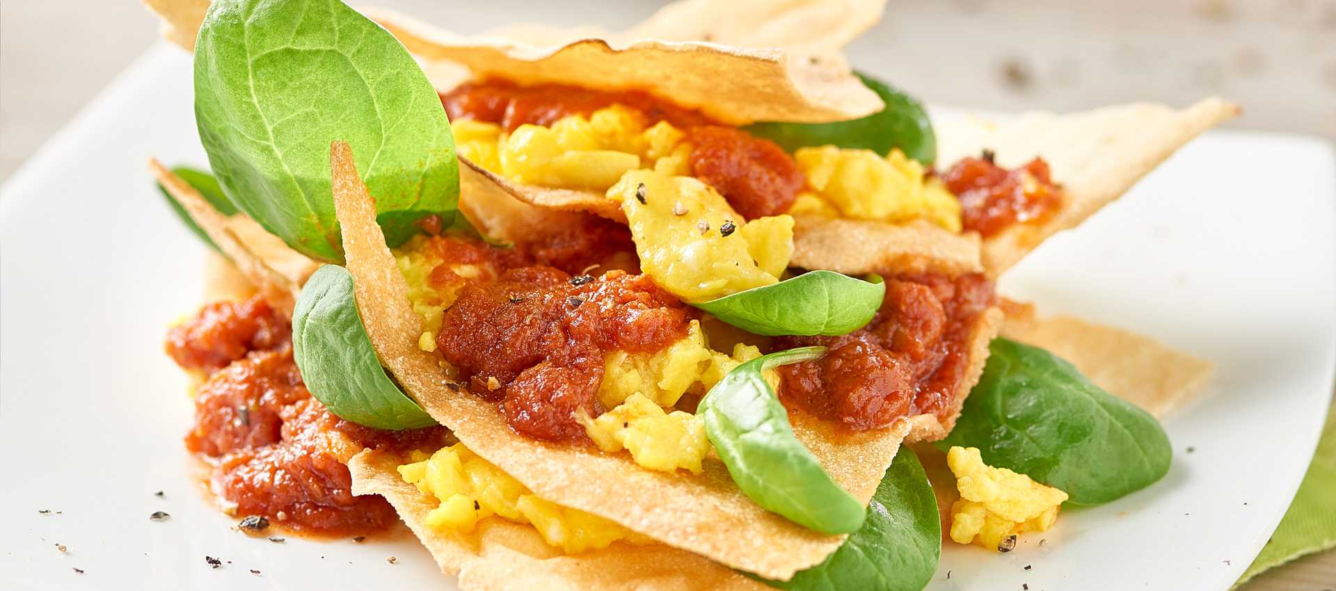 Millefoglie di carasau con pomodoro spinacini e uova