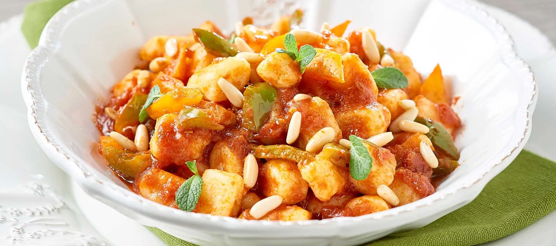 Chicche di ricotta peperoni e pomodoro Chicche di ricotta peperoni e pomodoro