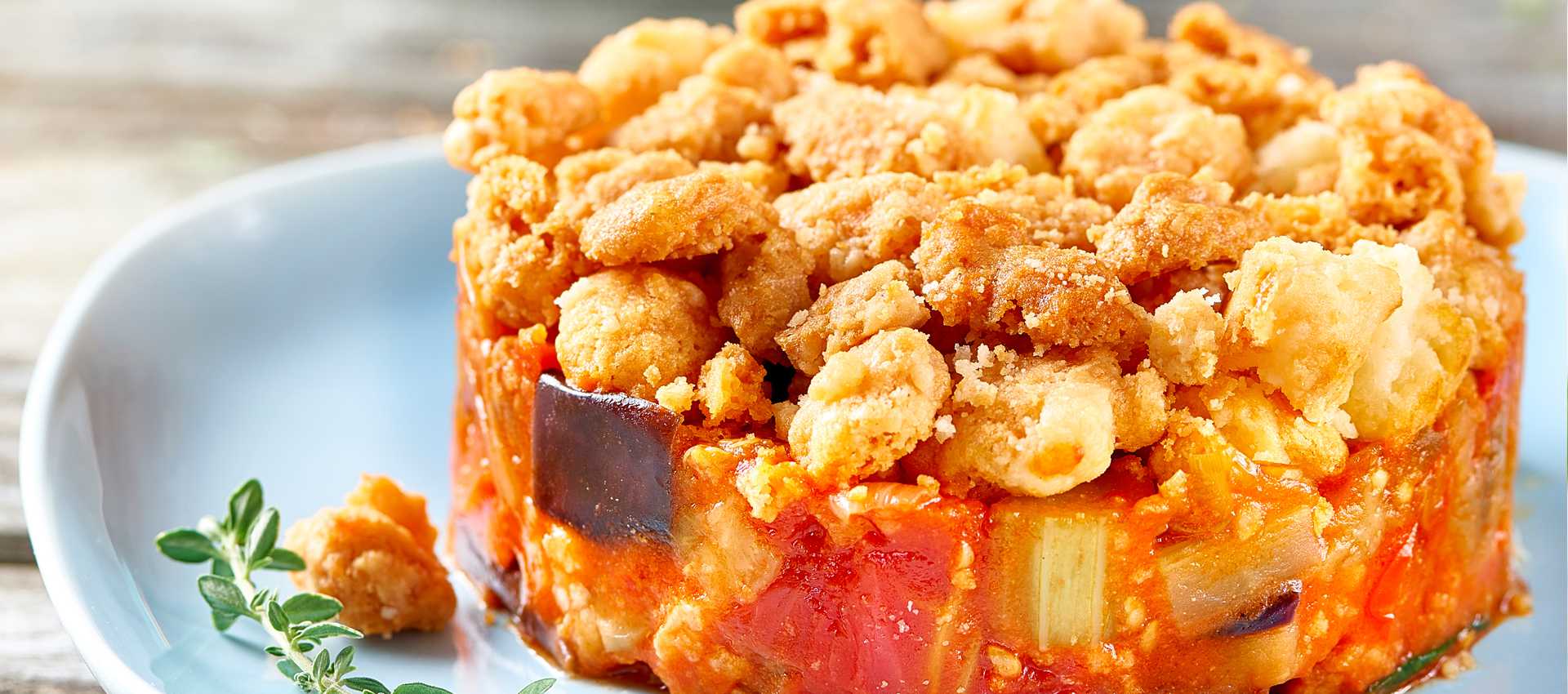 Crumble alle verdure con pomodori pelati