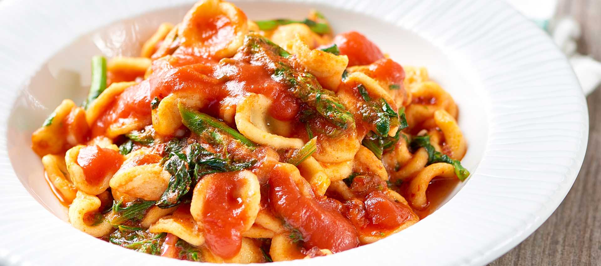 Orecchiette al pomodoro ‘nduja e cime di rapa Orecchiette al pomodoro ‘nduja e cime di rapa