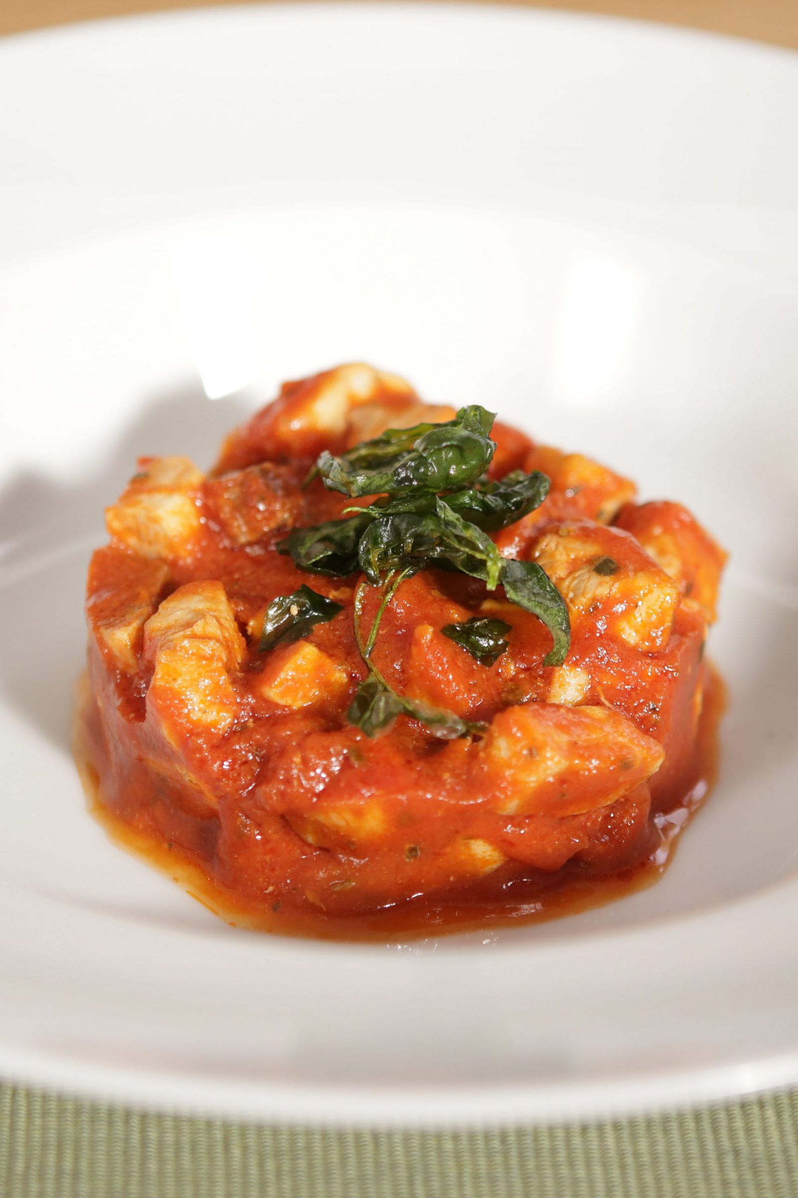 Cubetti di pesce spada con origano e salvia