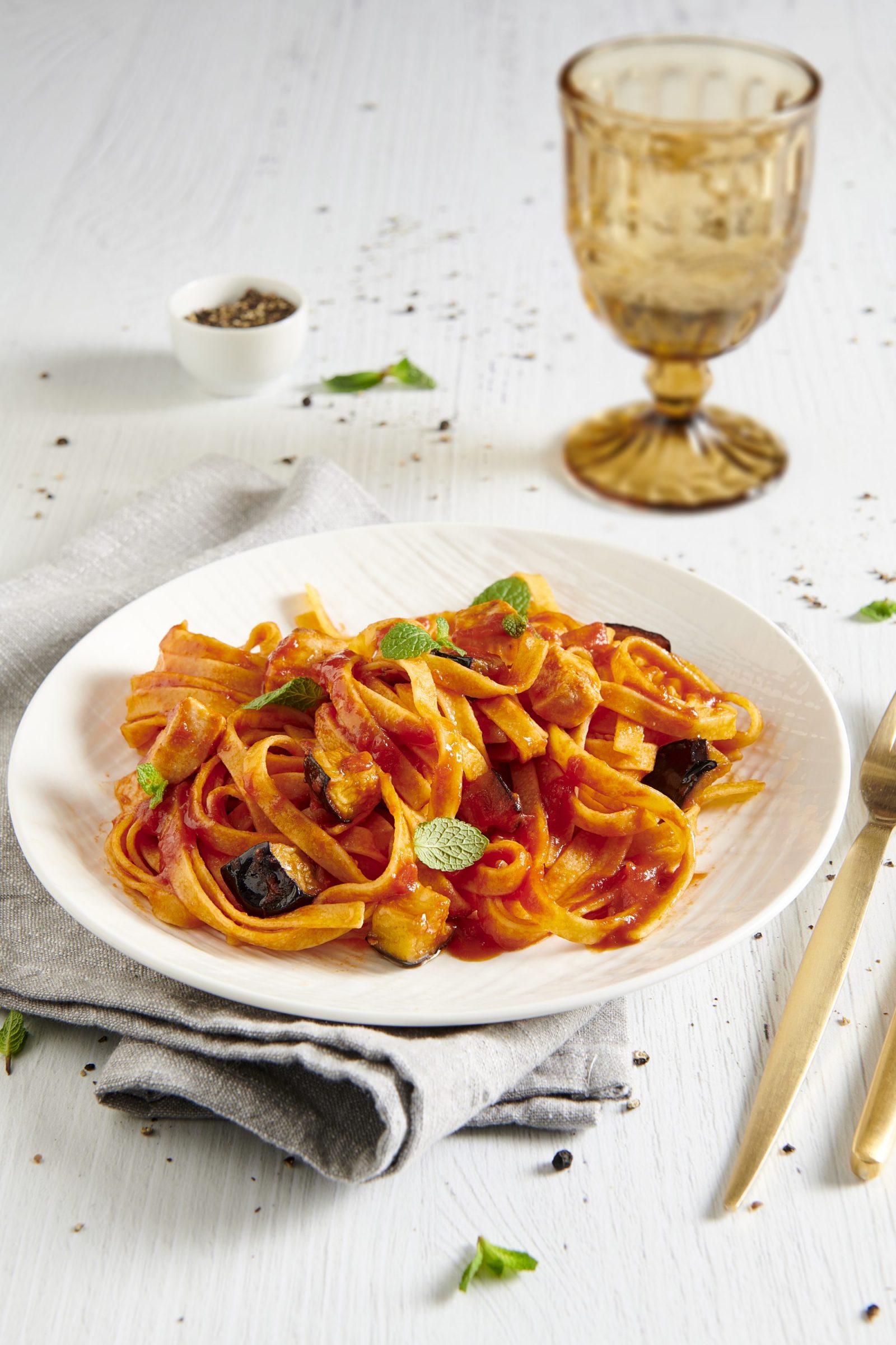 Tagliatelle con melanzane pesce spada e salsa Tagliatelle con melanzane pesce spada e salsa