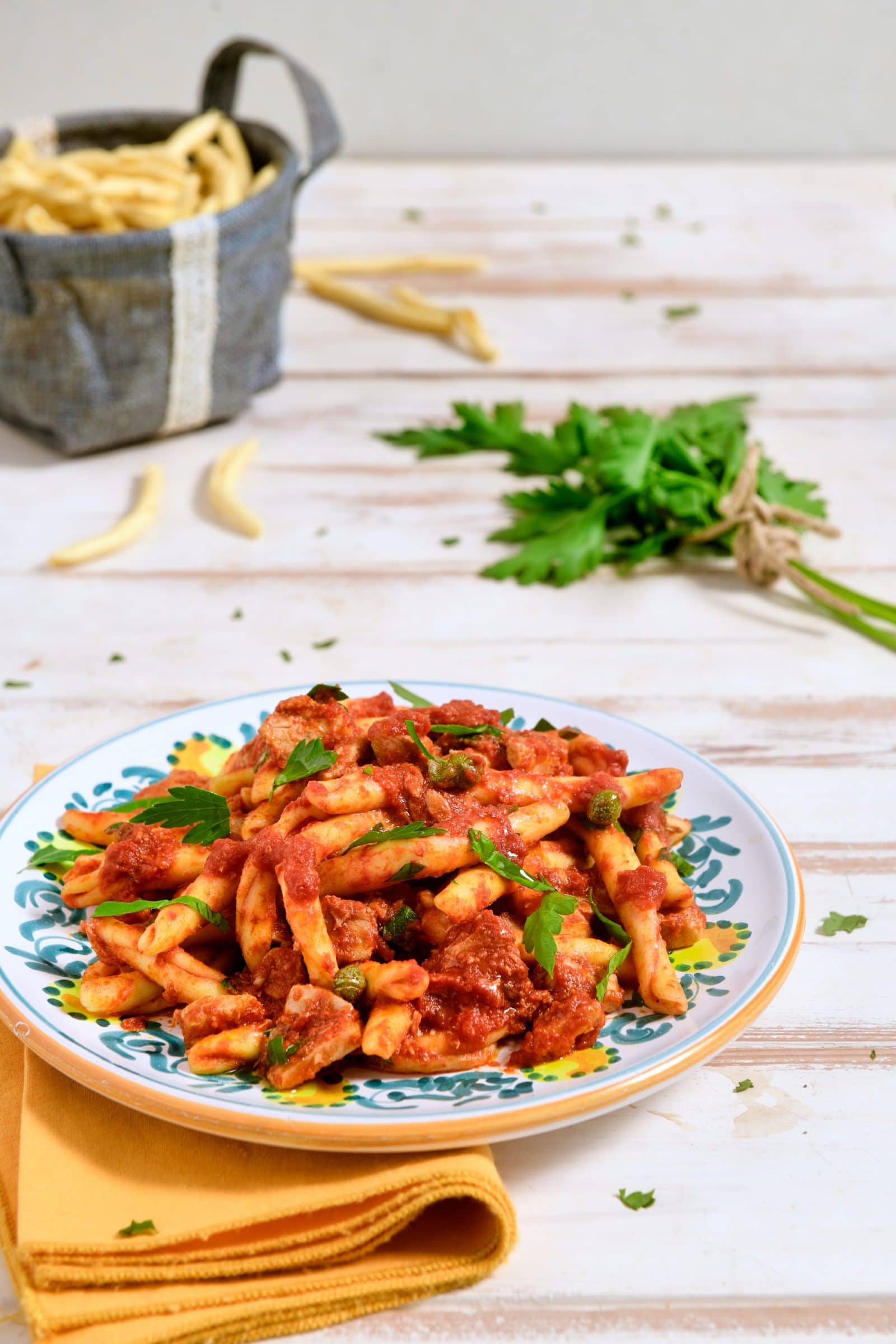 Busiate siciliane al ragù di tonno Busiate siciliane al ragù di tonno