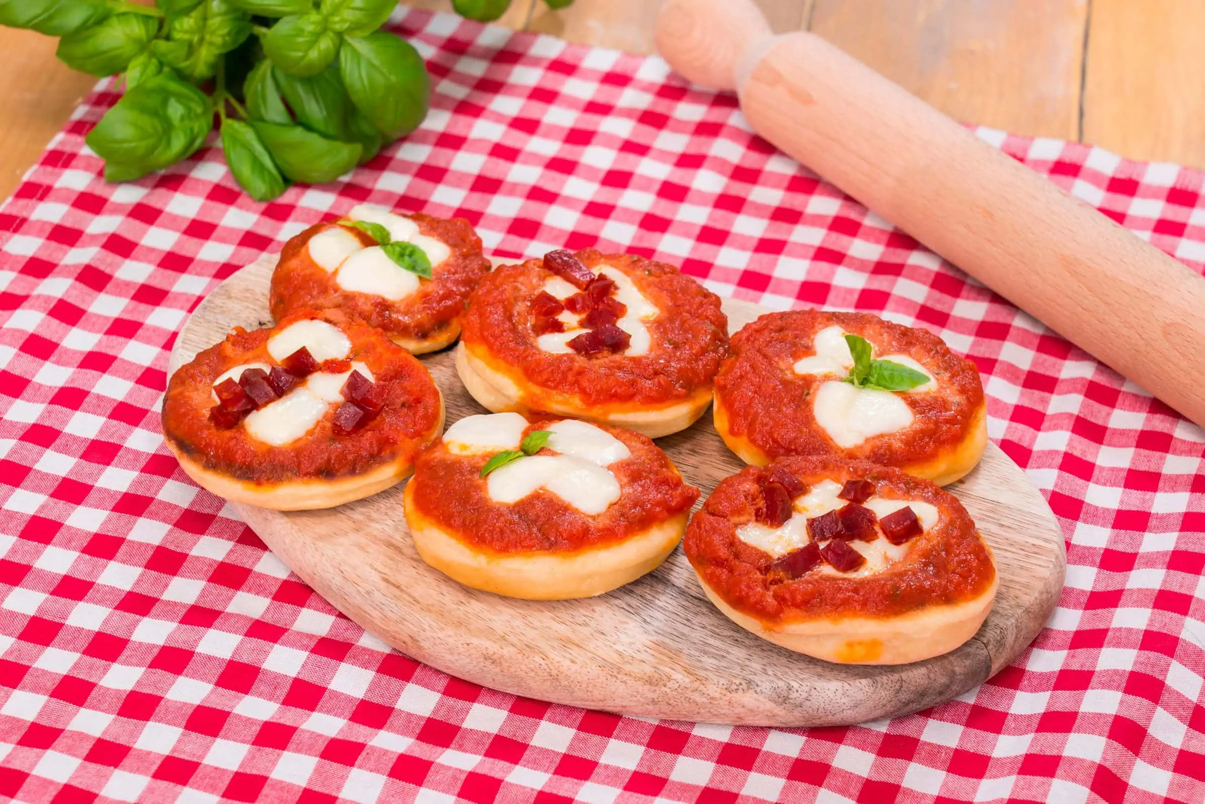 Pizzette in padella con salsa pronta classica Pizzette in padella con salsa pronta classica