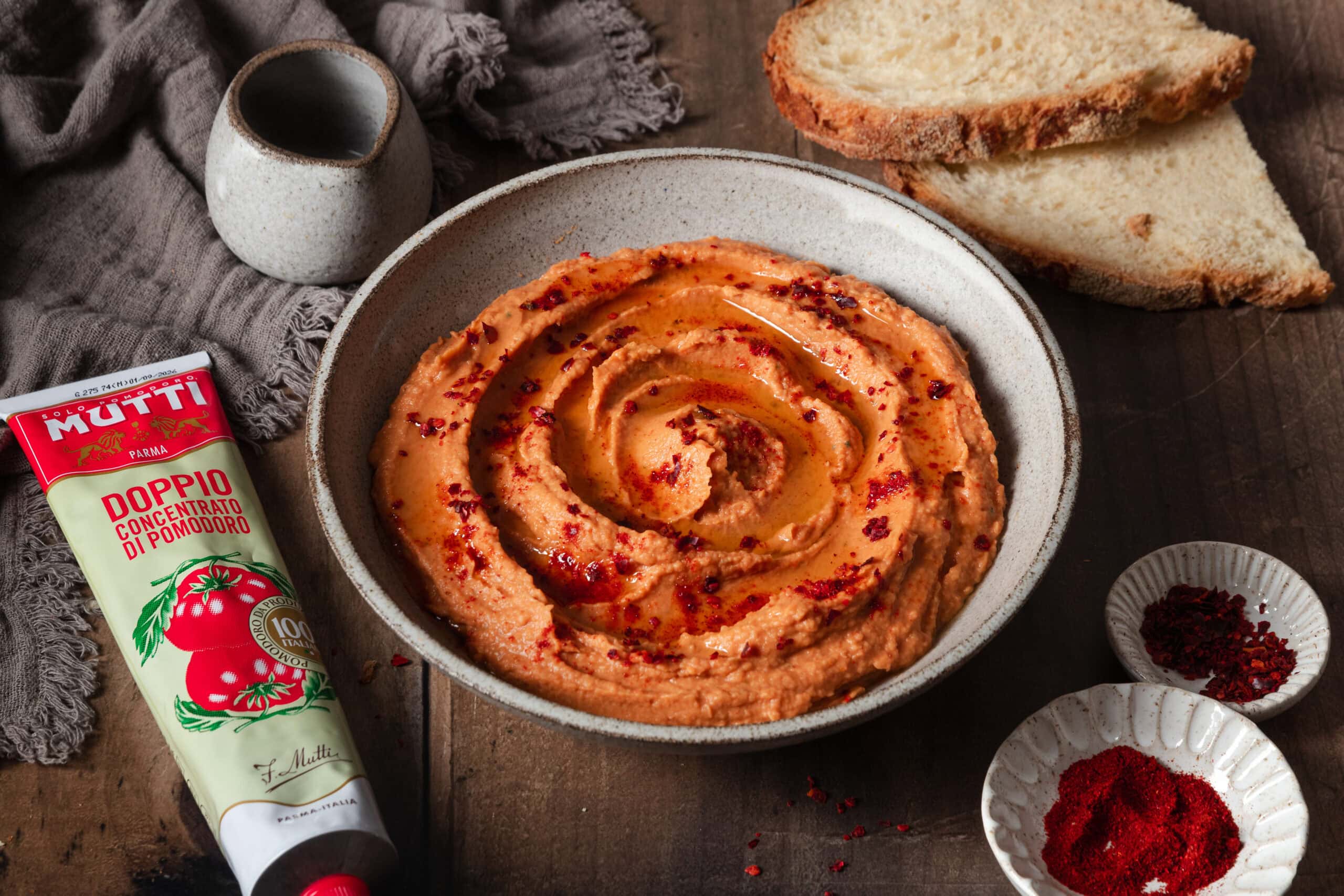 Hummus di fagioli e pomodori secchi