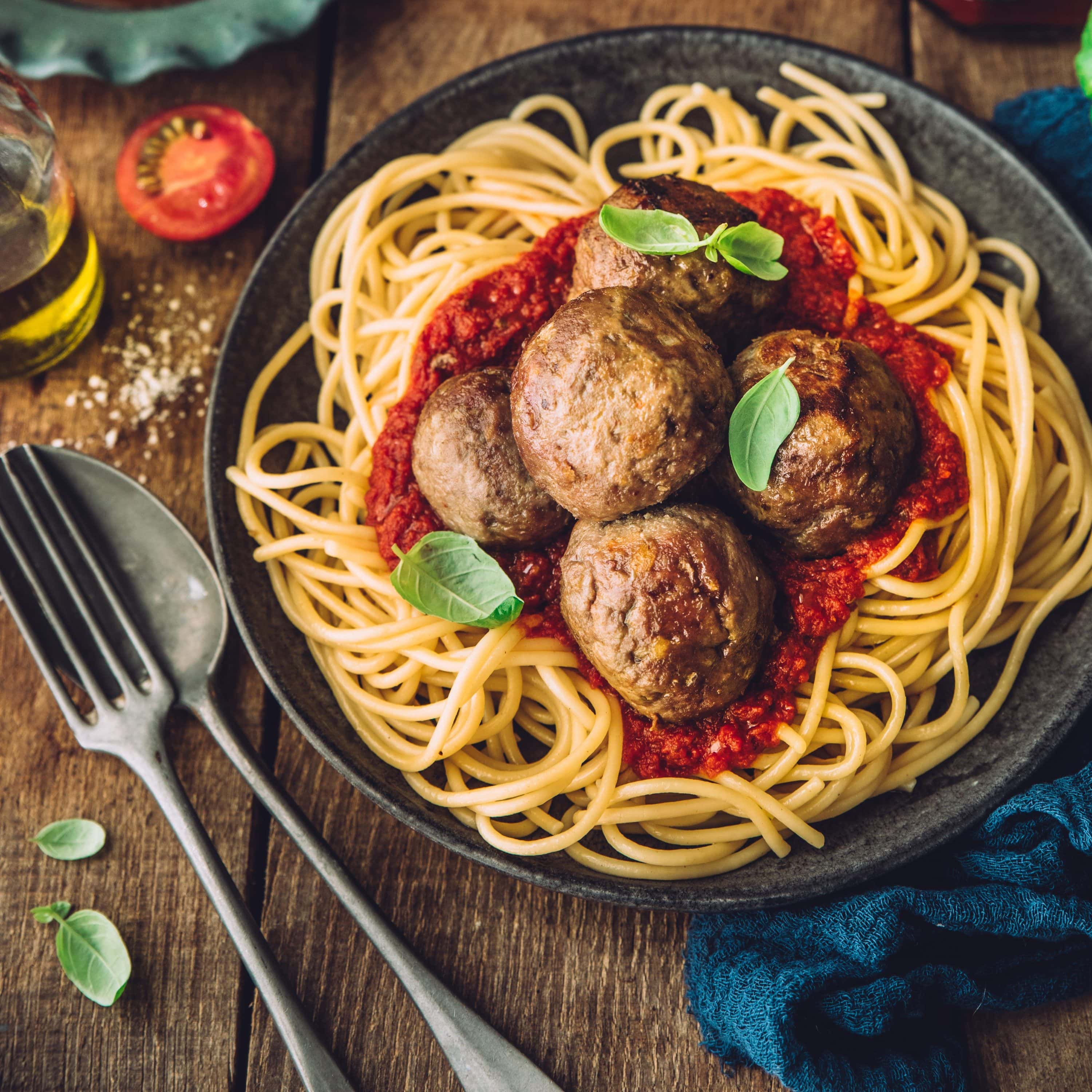 Italialaiset lihapullat ja tomaattikastike