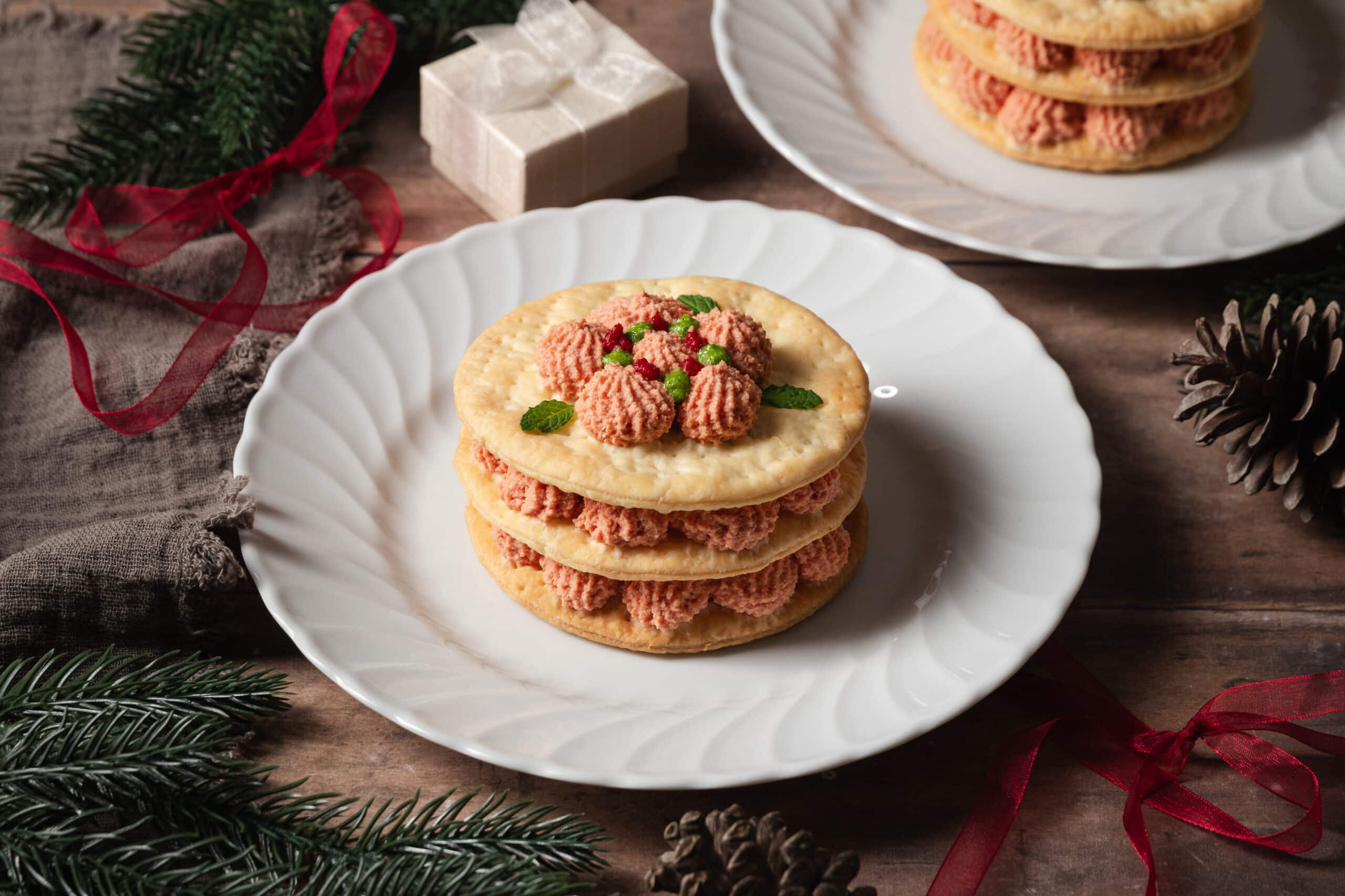 Tuhatlehtiset tomaatti-ricottatäytteellä ja rukolapestolla