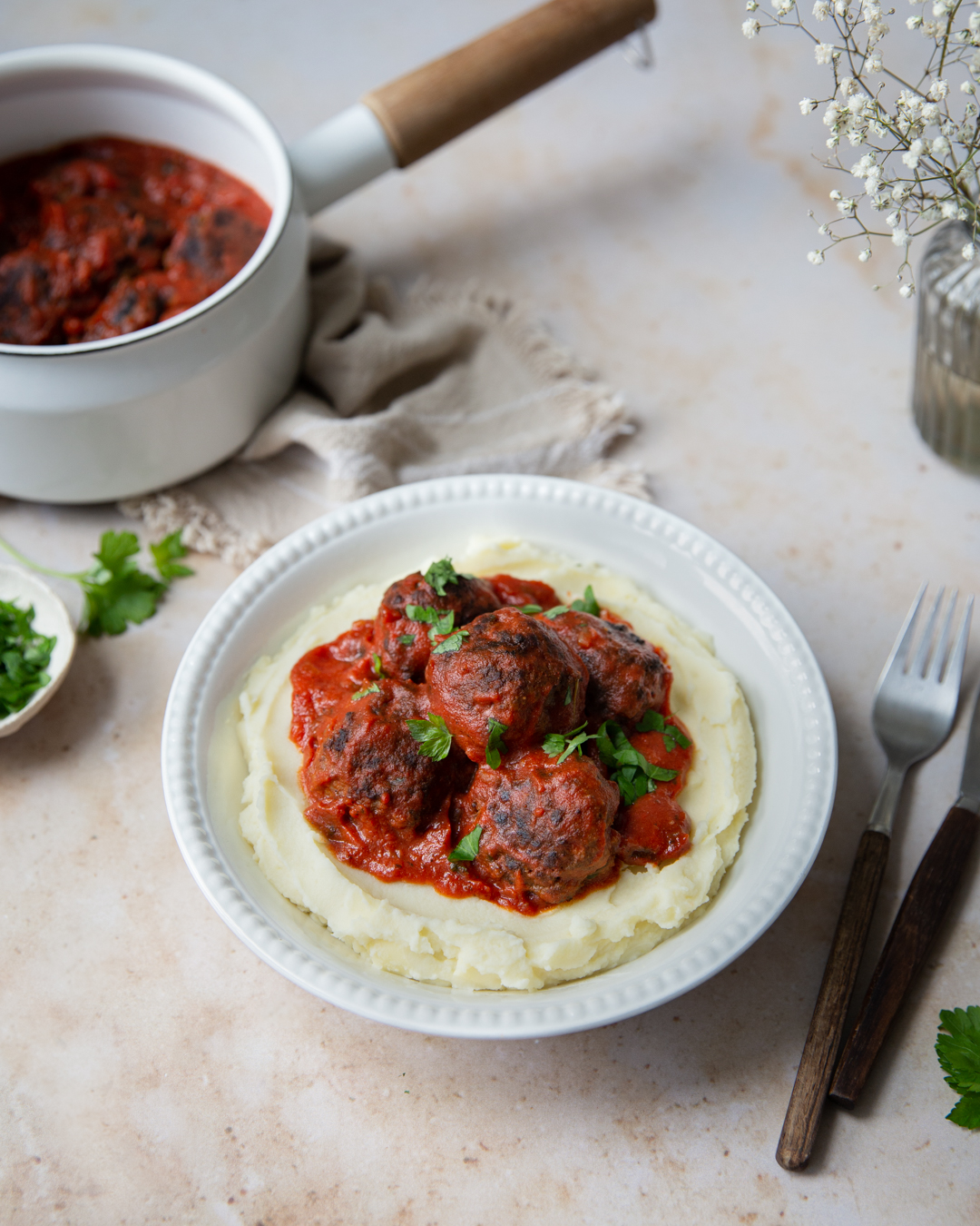 Köttbullar i tomatsås