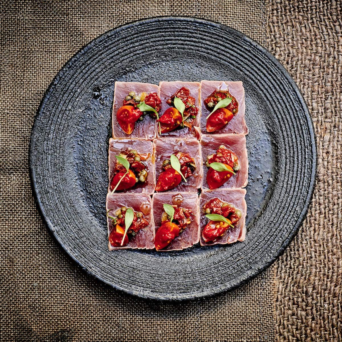 Thon cru aux deux tomates
