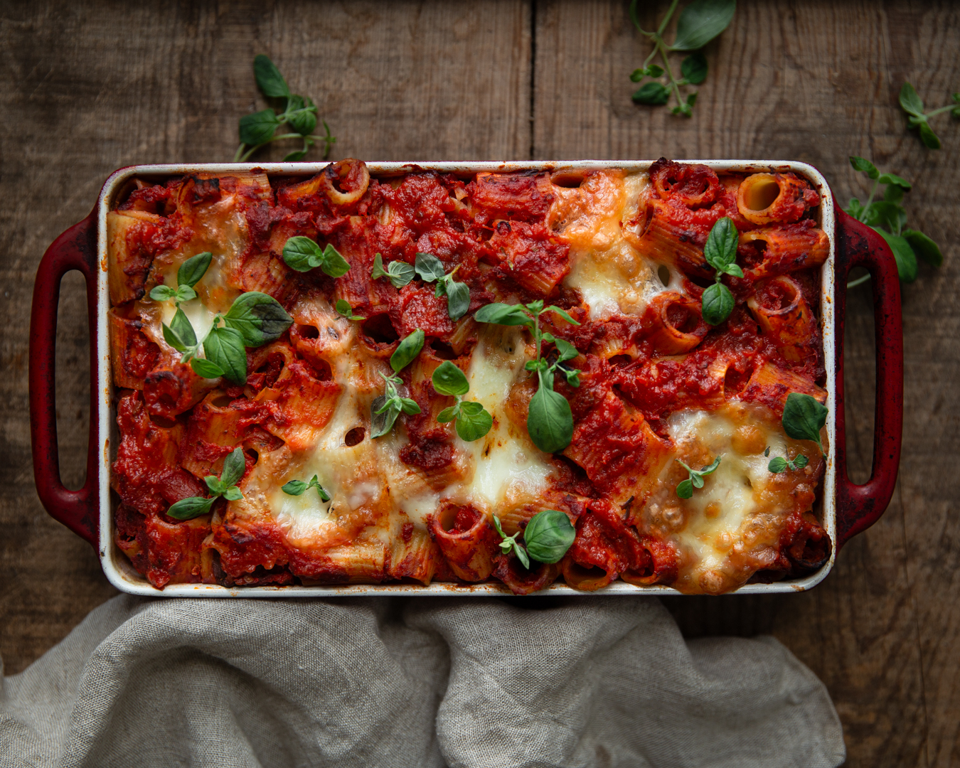 Ugnsbakad pasta med tomatsås