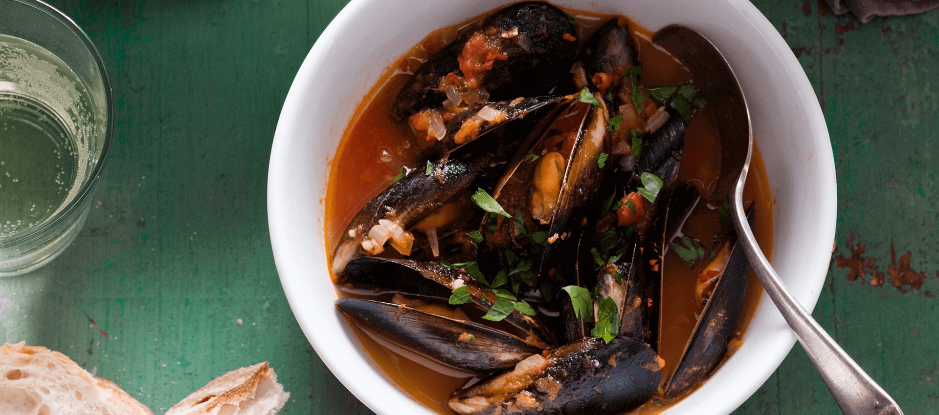 Mussels in spicy tomato broth