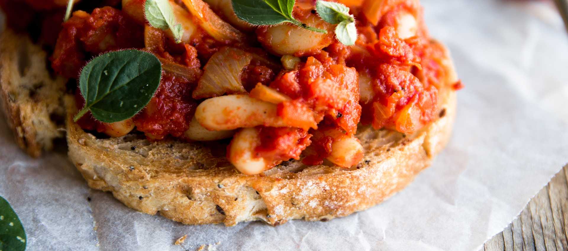 Quick and Easy Baked Beans with Tomato Paste