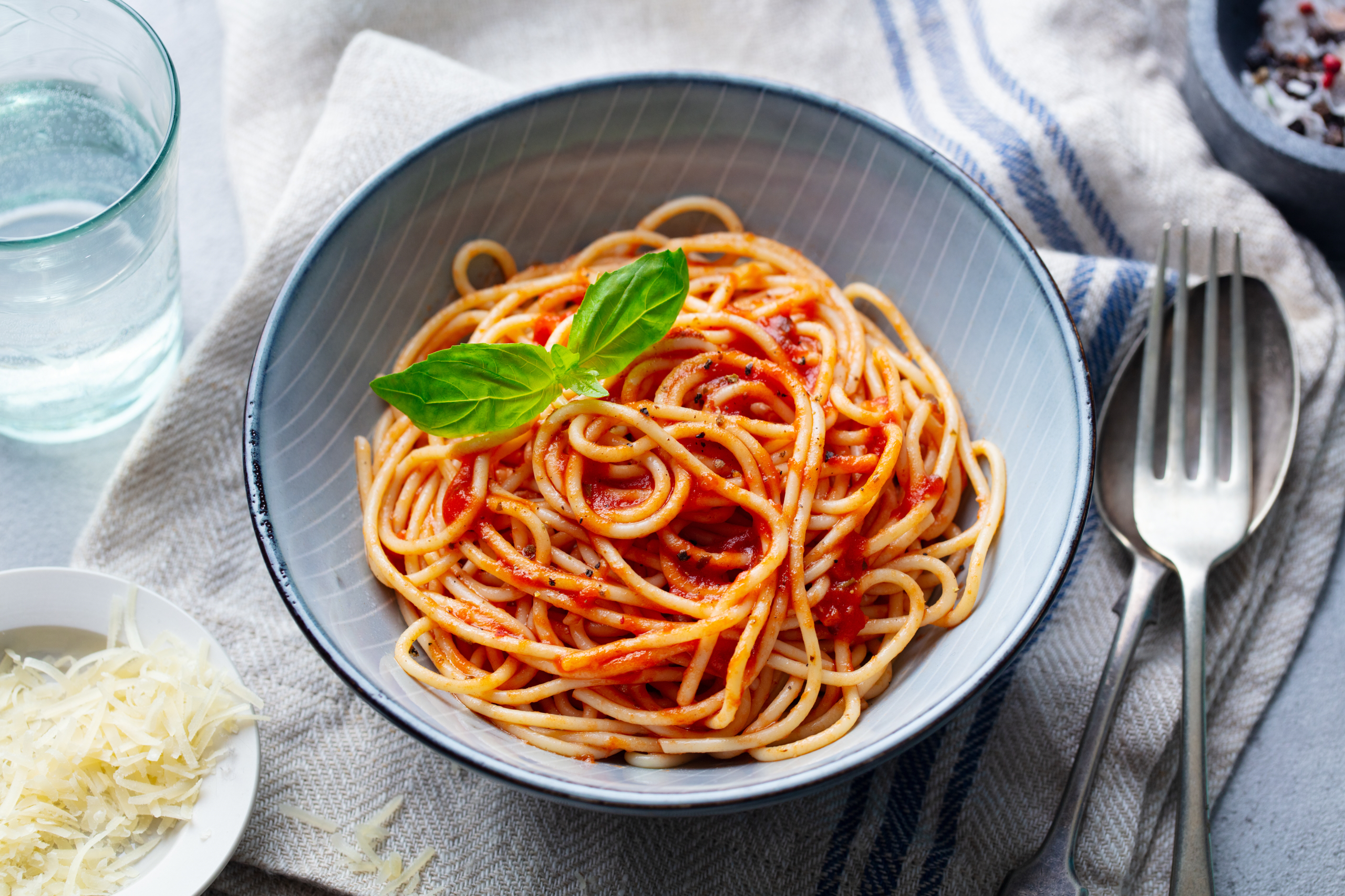 Tomato Basil Spaghetti (Spaghetti al Pomodoro)