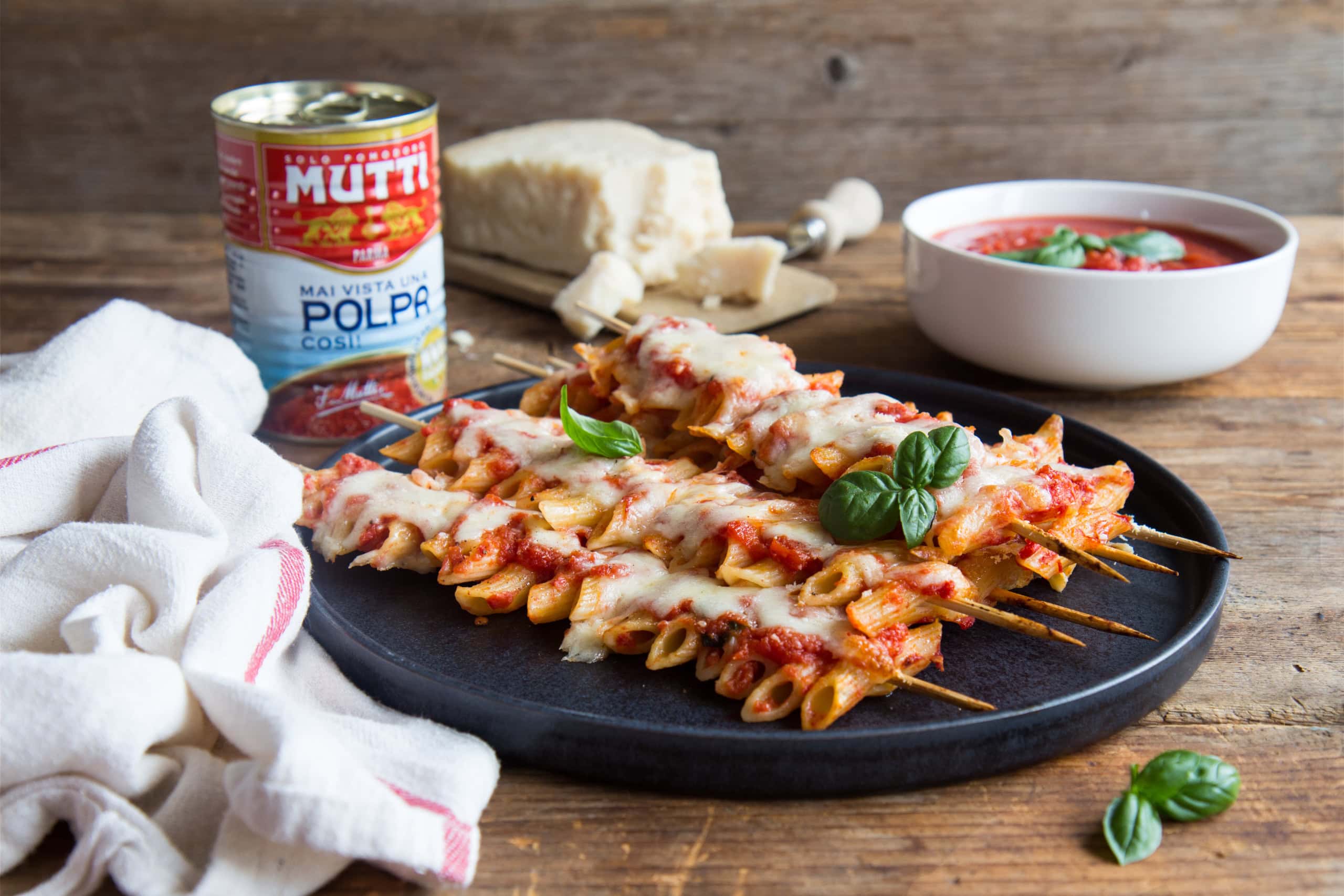 Spiedini di Pasta al Pomodoro