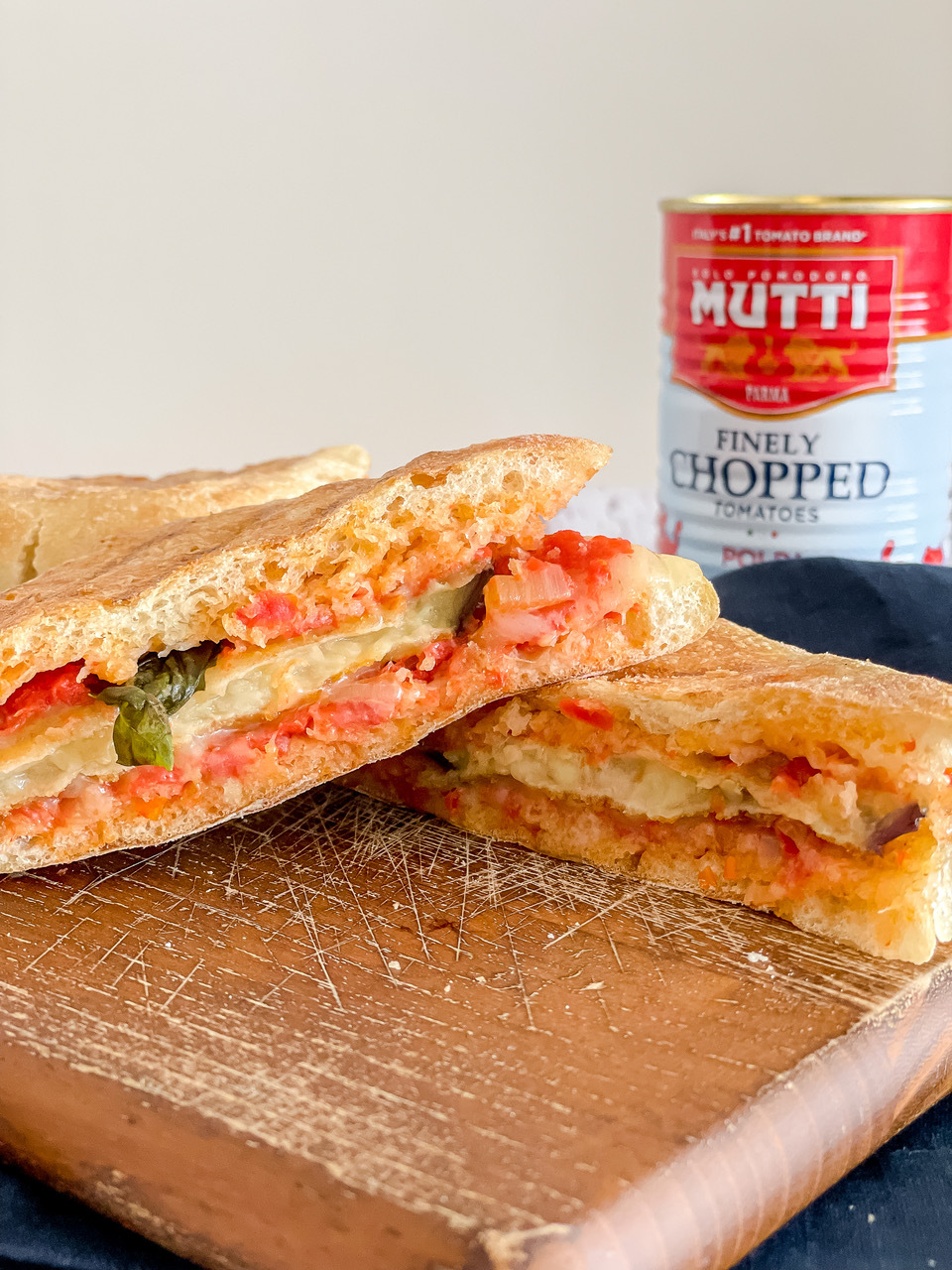 Bread with Caramelized Tomato and Cheese